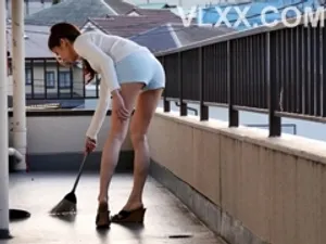 Anh xã mãi mê với công việc, Cô vợ nảy sinh tình cảm với em Anh xã vì cô đơn