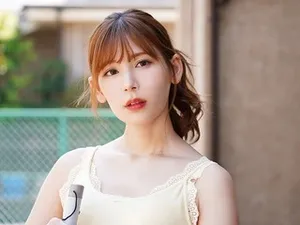 Người mới đến Tiểu Triệu là một cô gái trẻ và ngoan ngoãn. Cô ấy mặc đồng phục JK bằng lụa đen. Cô ấy không quen với quan hệ tình dục bằng miệng nhưng lại rất nghiêm túc. Cô ấy mang đến cho mọi người cảm giác như một người bạn gái chu đáo trong suốt quá trình.